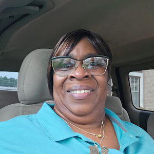Meet your Posher, Cynthia